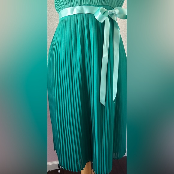Ombré  Teal Pleated Dress - Picture 4 of 14